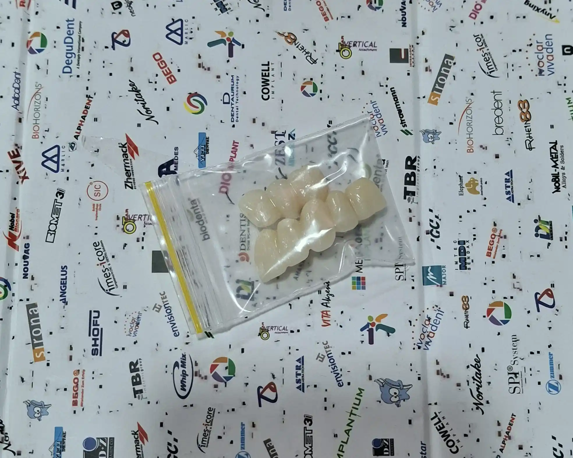 پروتز دندانی